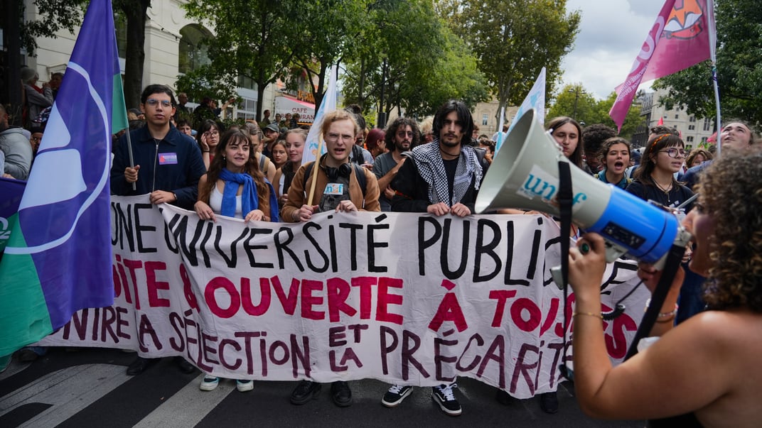 Акція протесту під гаслом Bloquons Tout (з французької — «Блокувати все») у Парижі, Франція, 10 вересня 2025