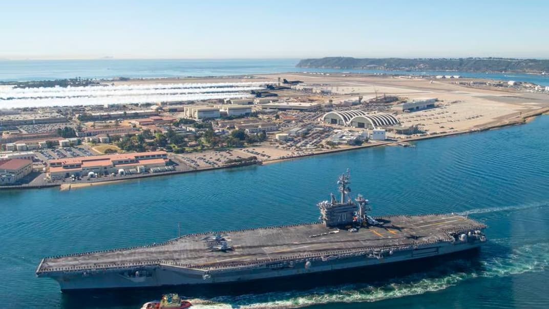 Ілюстративне фото. Авіаносець USS Carl Vinson повертається з восьмимісячної місії в Індо-Тихоокеанському регіоні, 14 лютого 2022 року