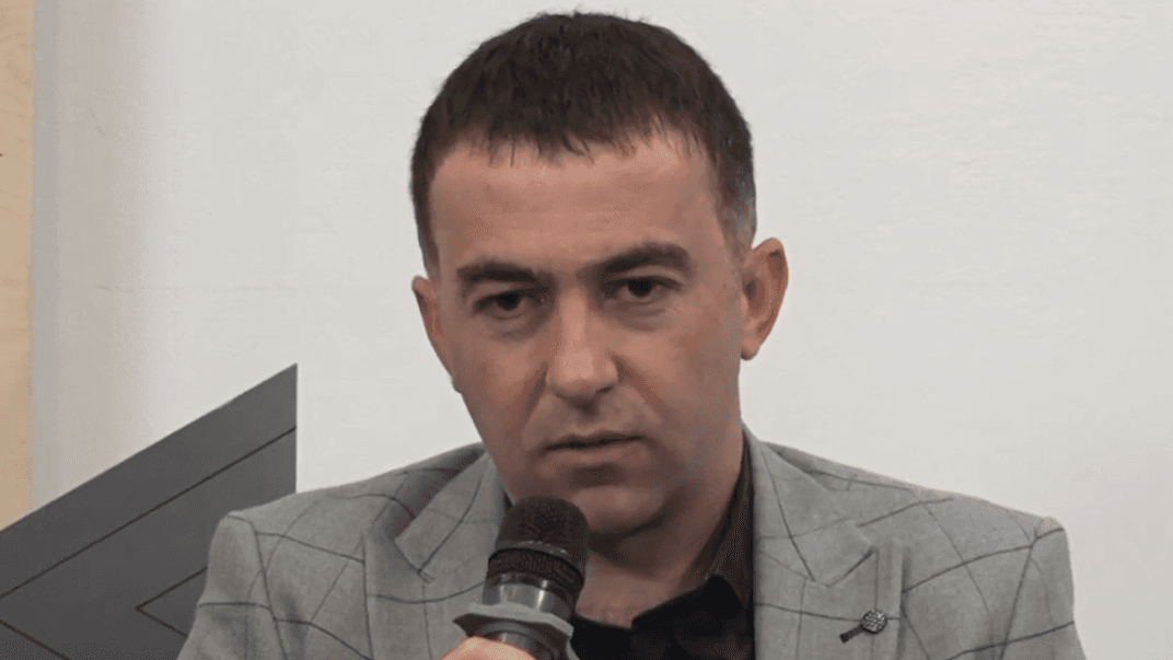 Эрол Велиев