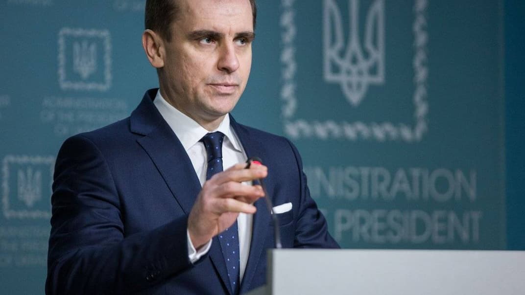 Заступник глави Адміністрації президента України Костянтин Єлісєєв під час брифінгу у Києві, 3 лютого 2017 року