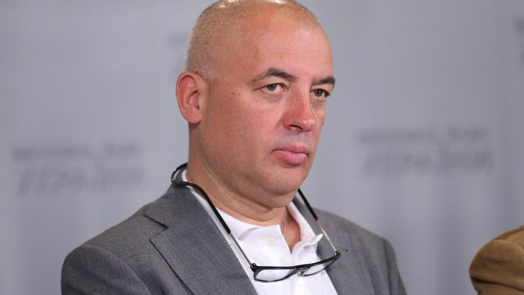 Народний депутат Юрій Буглак під час брифінгу в кулуарах Верховної Ради України, в Києві, 4 червня 2019 року