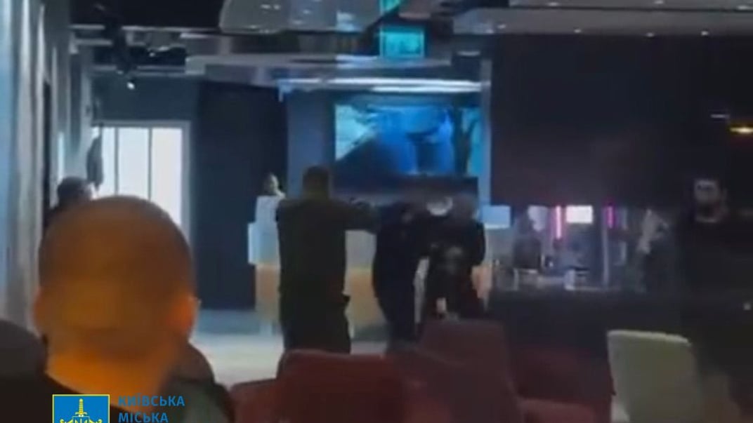 Стрельба в гостинице Киева: стрелку сообщили о подозрении в умышленном убийстве