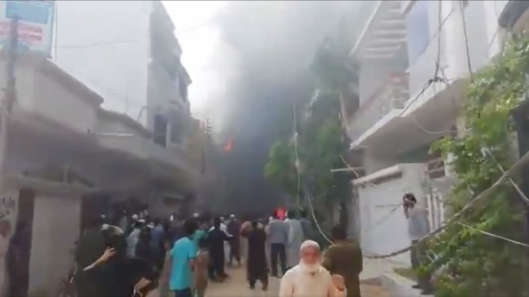 В Пакистане разбился пассажирский самолет