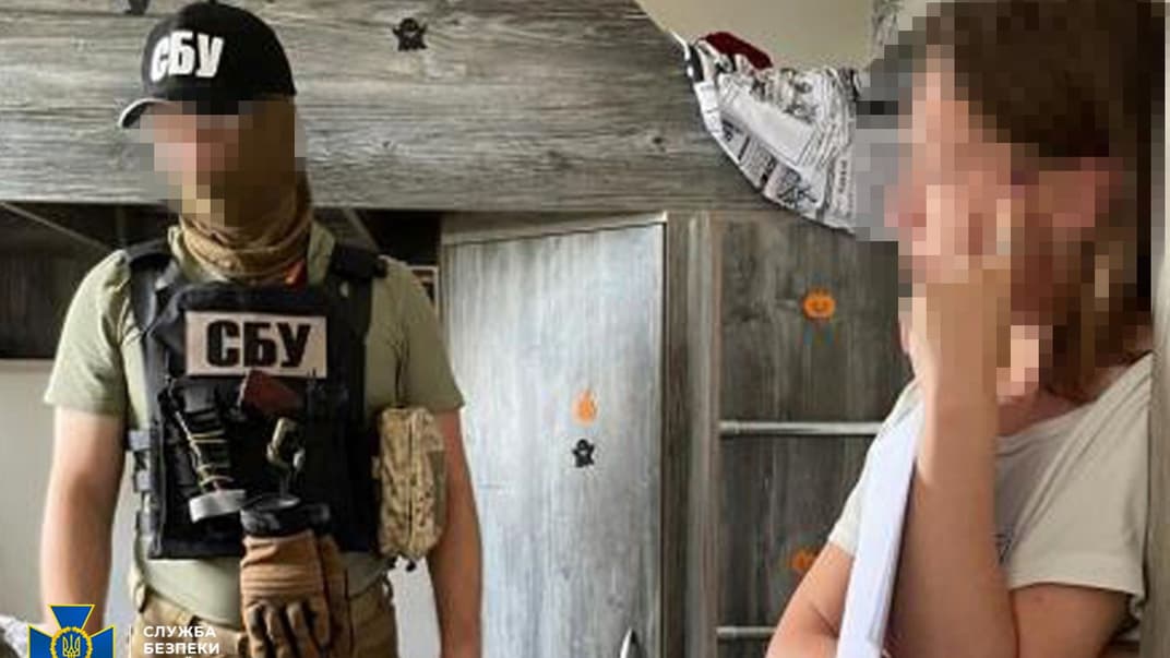 Працівник СБУ та затримана інформаторка російського генерал-майора Сергія Дубінського