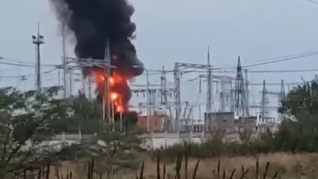 Дым от взрывов в Джанкойском районе