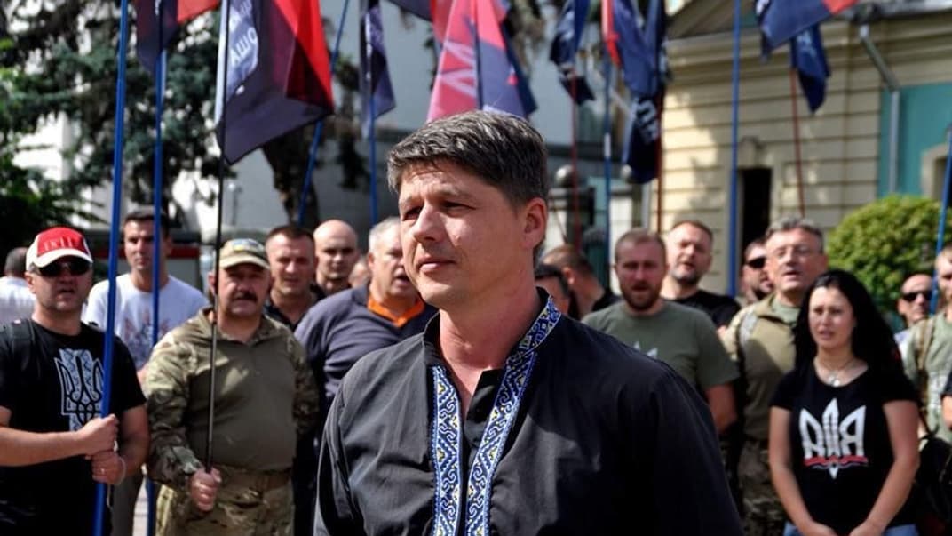 Ветеран войны на Донбассе и актер Андрей Шараскин занял место Вакарчука в Верховной Раде. Теперь официально