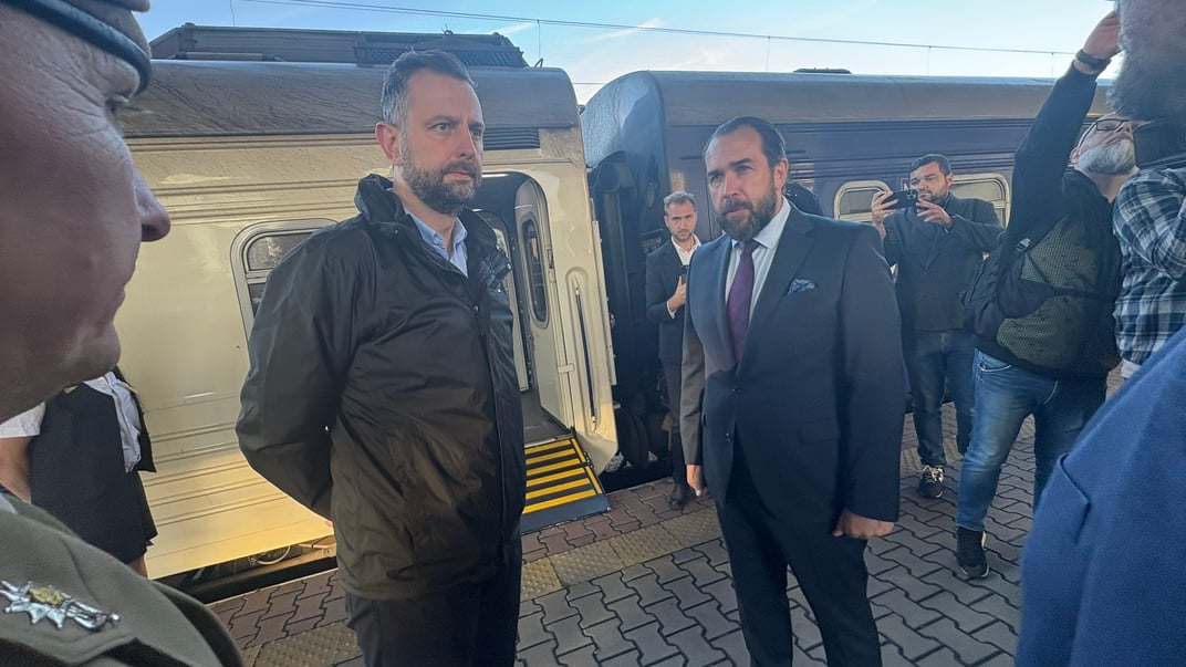 Міністр оборони Польщі Владислав Косіняк-Камиш (зліва)