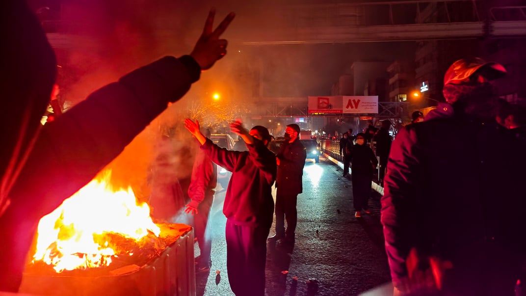Учасники протесту на вулицях Тегерана 8 січня