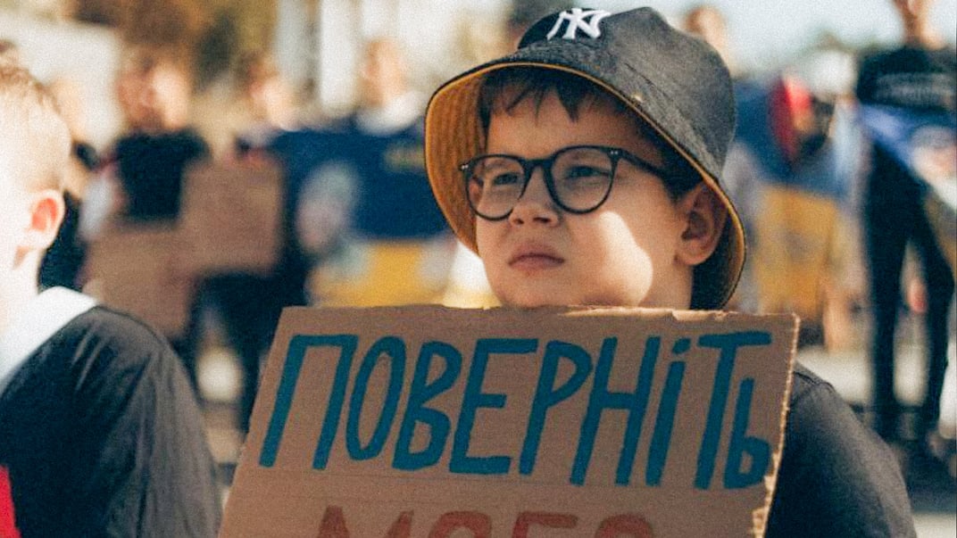 10-ти річний Дмитро Терентьєв на акції в підтримку зниклих безвісти та полонених бійців