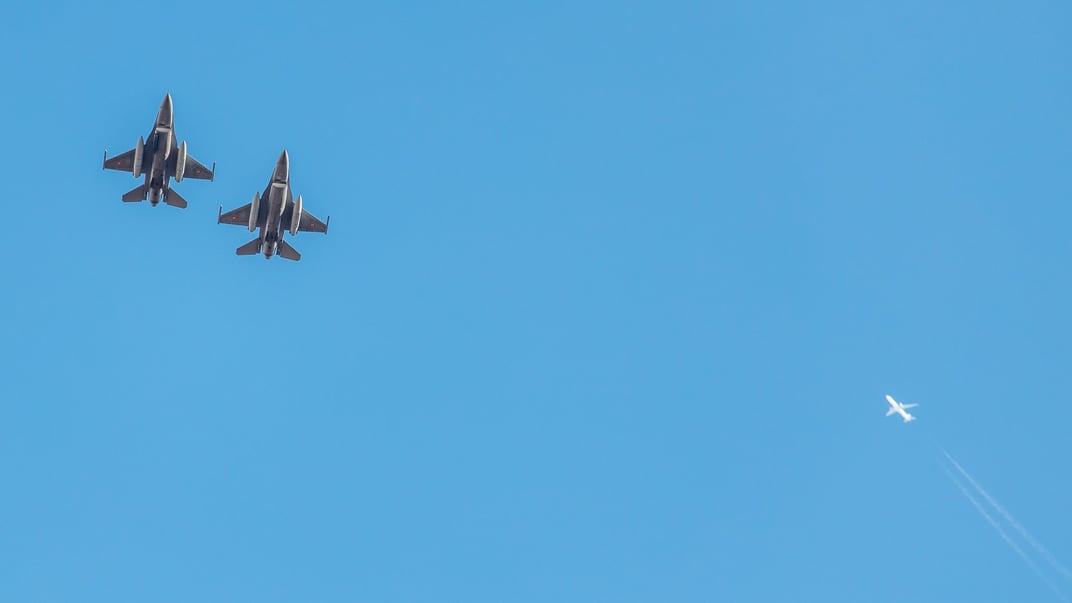 Винищувачі F-16 Fighting Falcon румунських ВПС Ілюстративне фото. Винищувачі F-16 Fighting Falcon румунських ВПС