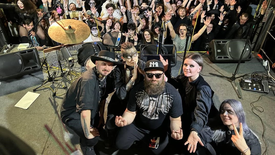 Музиканти гурту Zwyntar під час туру «Погана кров» у 2024 році
