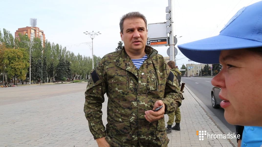 «Ташкент» (ліворуч) під час обміну полоненими у вересні 2014 року