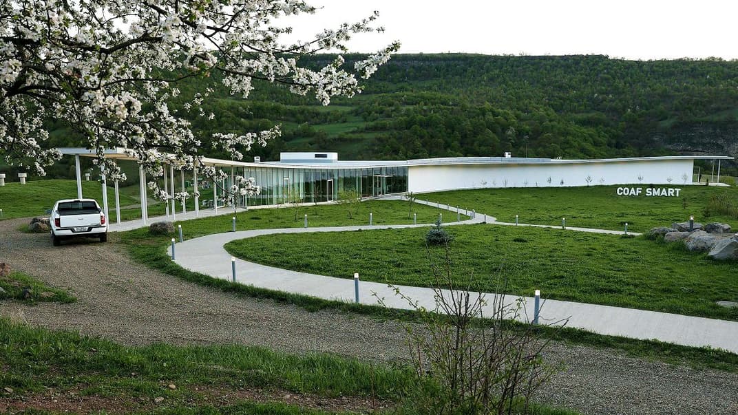 Здание SMART-центра фонда «Дети Армении» в селе Дебед