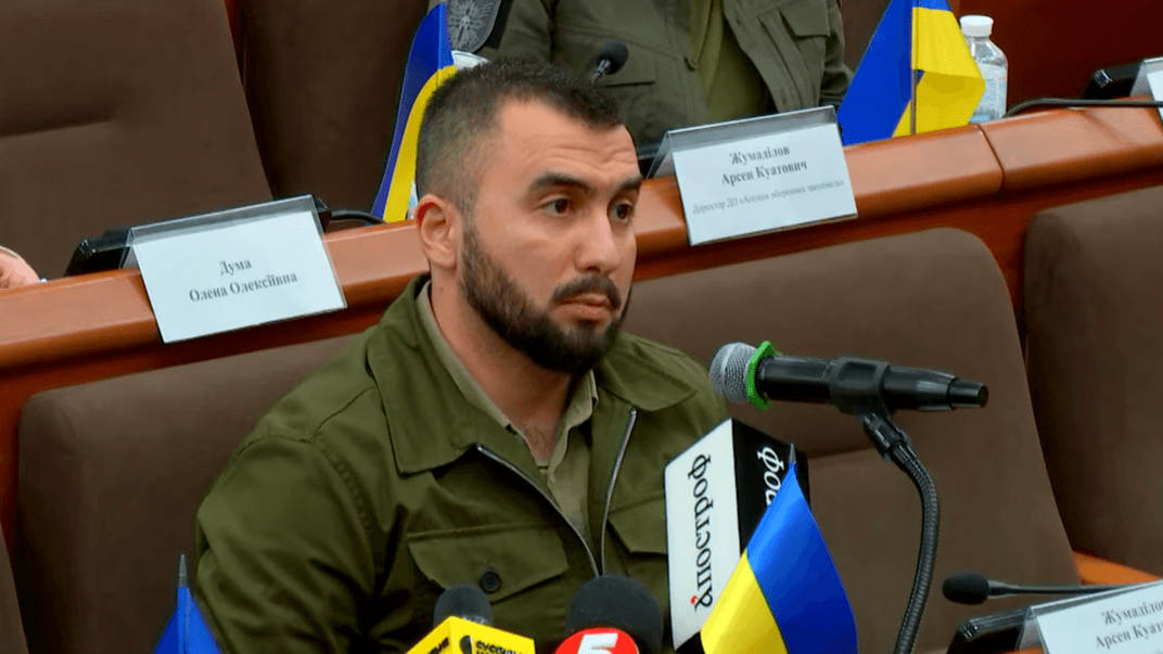 Директор Агенції оборонних закупівель Арсен Жумаділов Директор Агенції оборонних закупівель Арсен Жумаділов