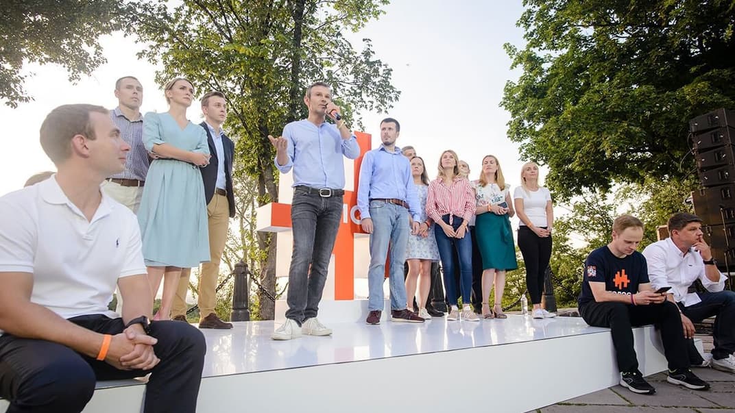 Программы «Слуги народа» и «Голоса»: с чем идут на выборы новички парламентской гонки