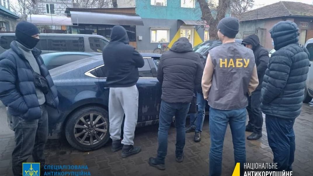 Правоохранители при задержании должностных лиц