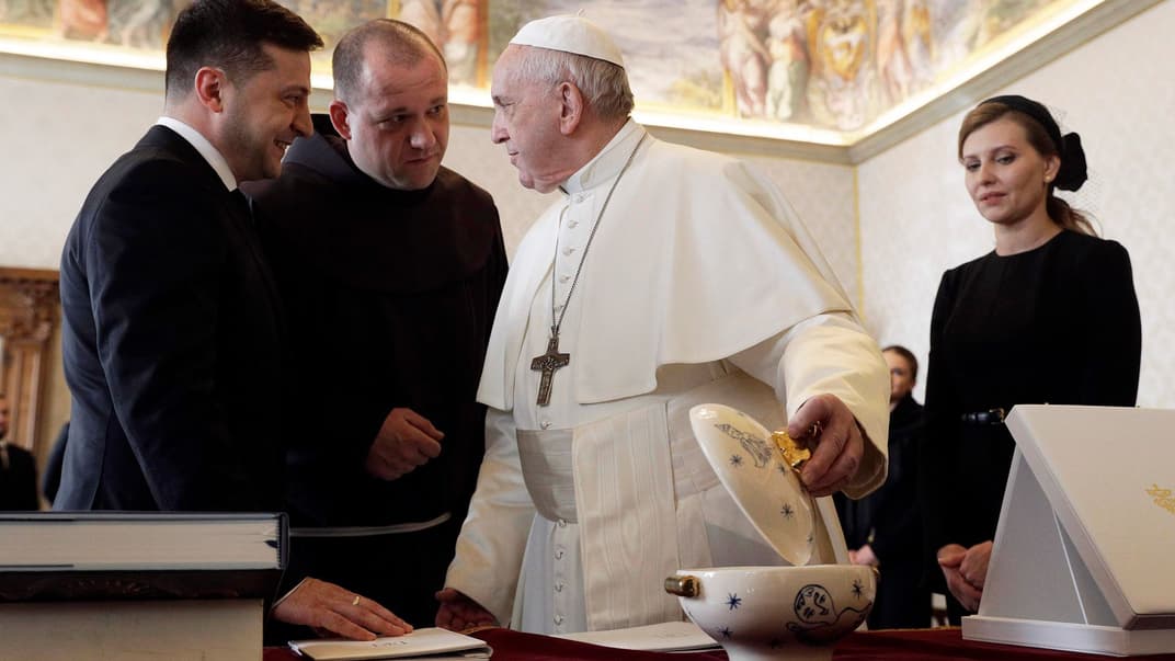 Президент Украины Владимир Зеленский (слева) с супругой Еленой (справа) встретились с Папой Франциском I в Ватикане, 8 февраля 2020 года