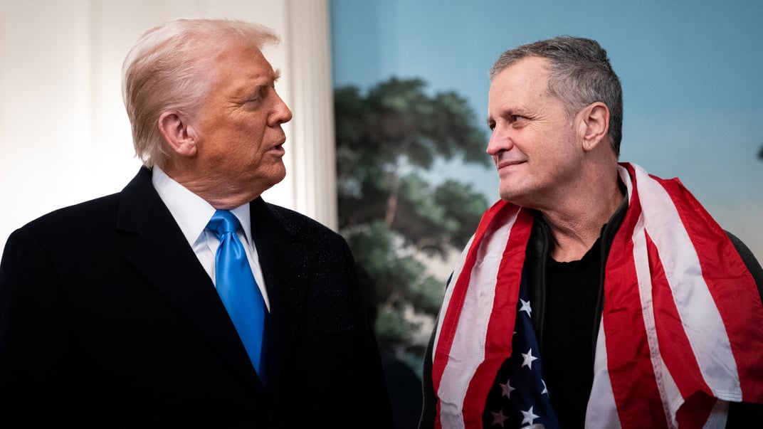 Президент США Дональд Трамп та Марк Фогель, якого звільнили з російської тюрми