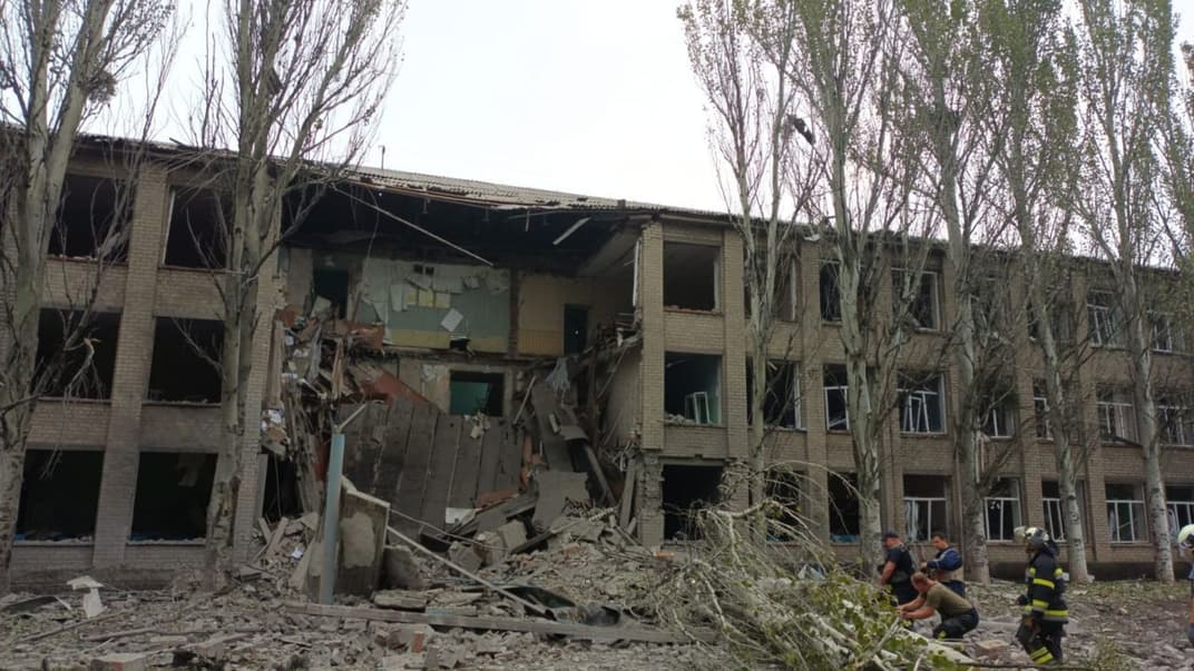 Разрушенная школа в Николаевке Донецкой области, 28 сентября 2022 года