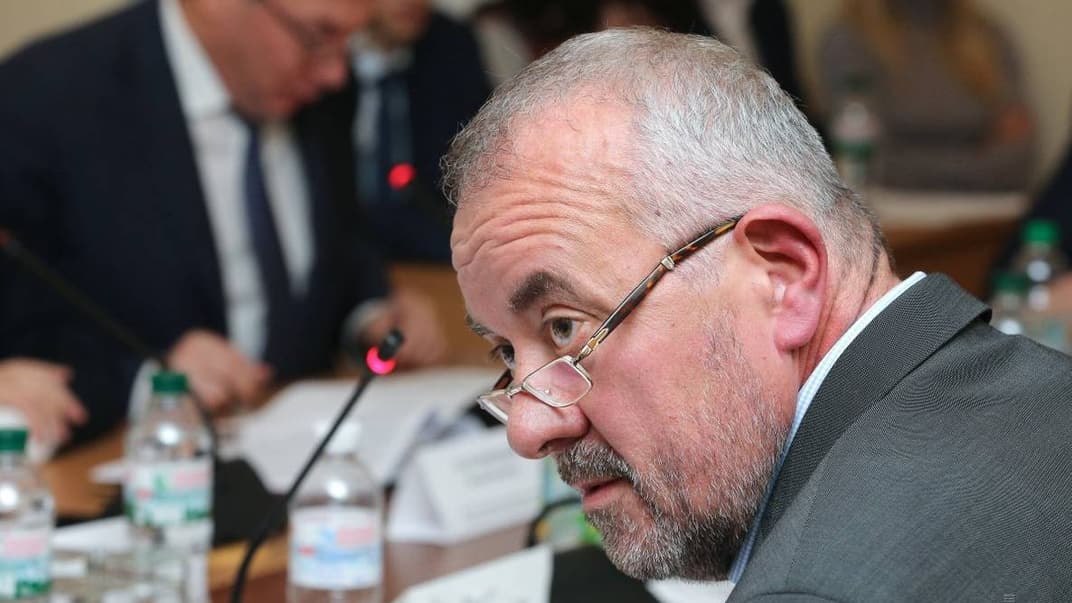 Народний депутат Станіслав Березкін під час засідання комітету Ради з питань регламенту та організації роботи парламенту, на якому розглядається подання генпрокурора про зняття недоторканності з депутата Станіслава Березкіна, Київ, 19 листопада 2018 року