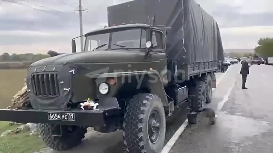 Військова вантажівка, яку обстріляли в Чечні 24 жовтня