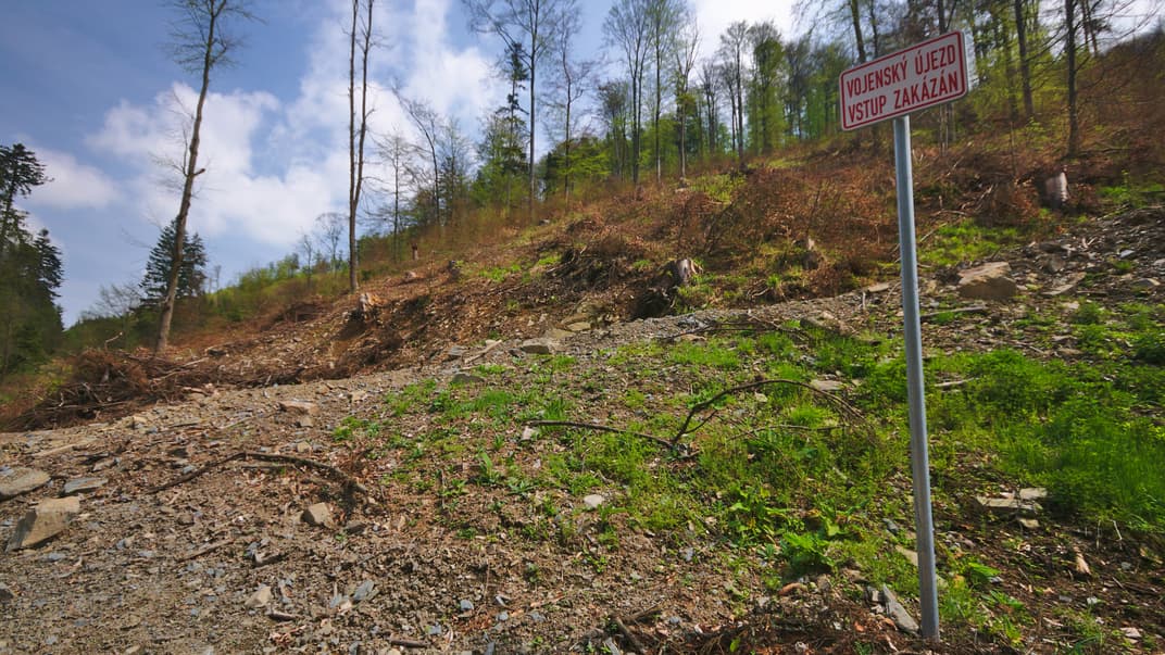 Знак, указывающий на начало военного округа в Либаве. Иллюстративное фото