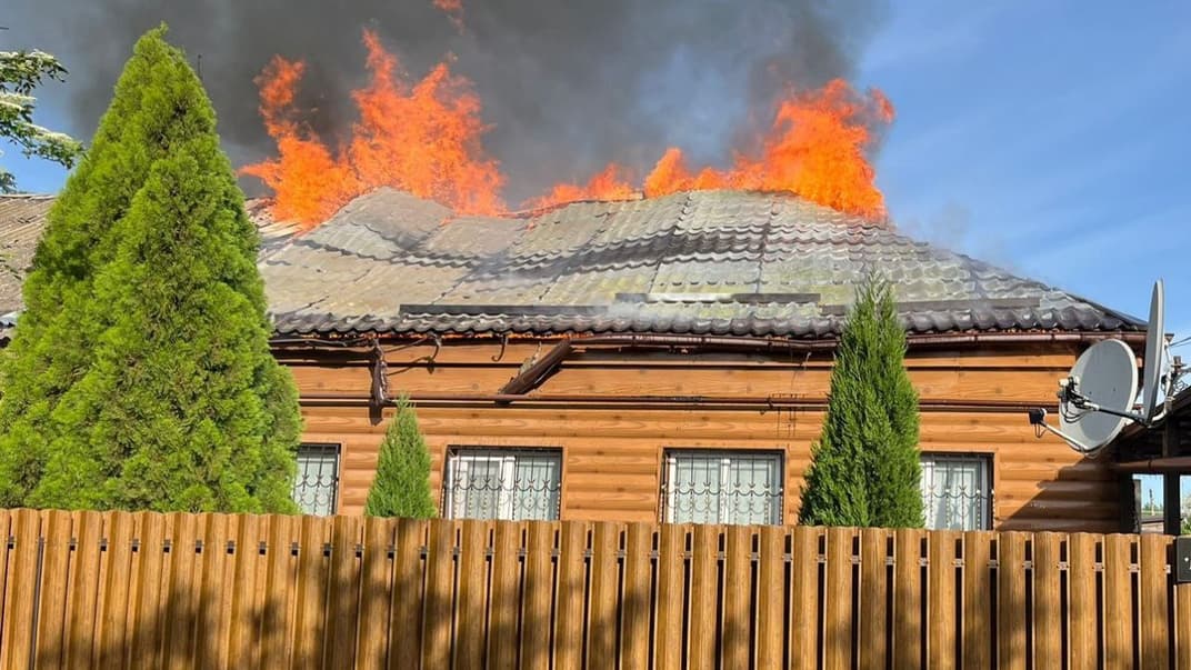 Последствия российского обстрела в Никополе, 9 мая 2024 года