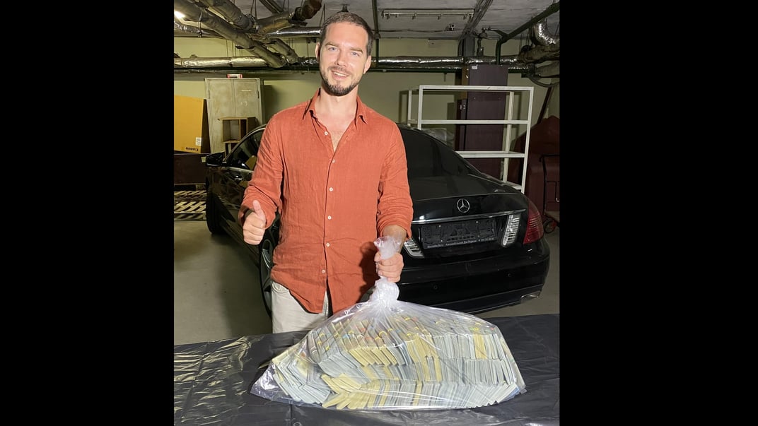 Евгений Шевченко со своим вознаграждением