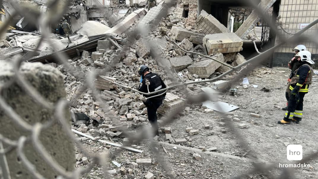 Последствия падения обломков в Печерском районе Киева, 25 марта 2024 года