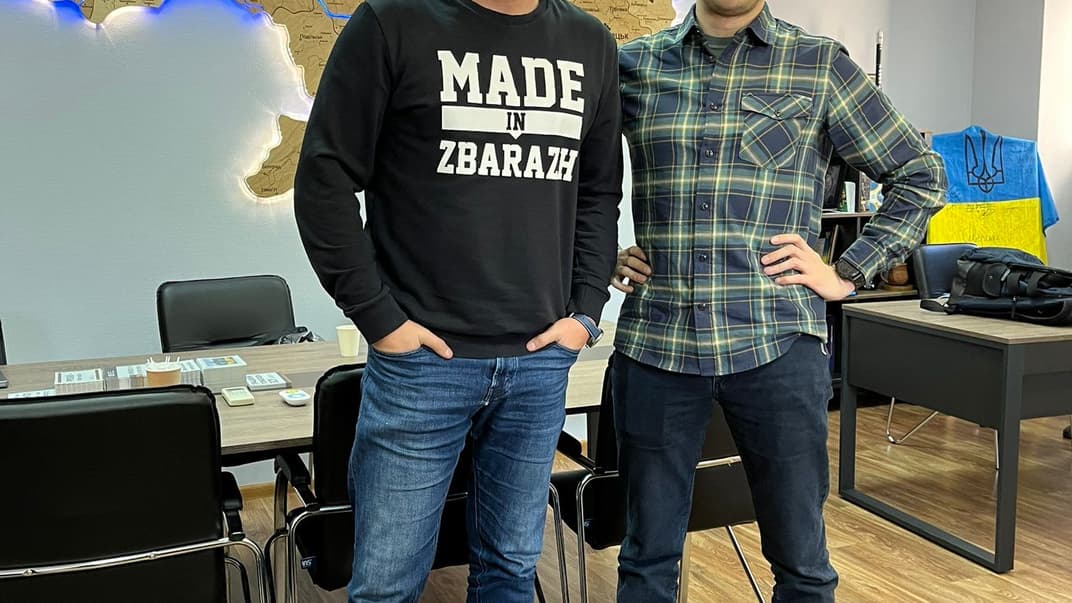 Волонтеры Сергей Притула и Сергей Стерненко