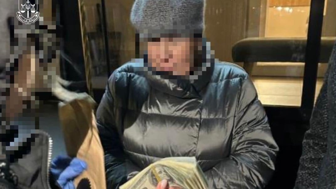 Чиновницу Центральной МСЭК задержали на взятке