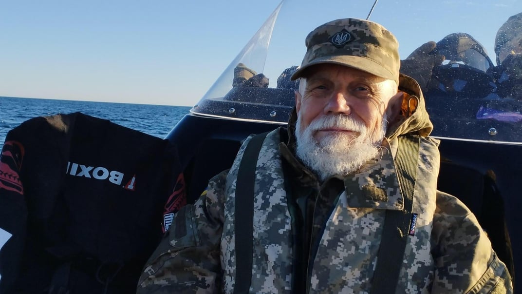 Военный на пенсии, пластун и байкер Константин Жук, который после начала большой войны присоединился к батальону ГУР, несмотря на свой непризывной возраст