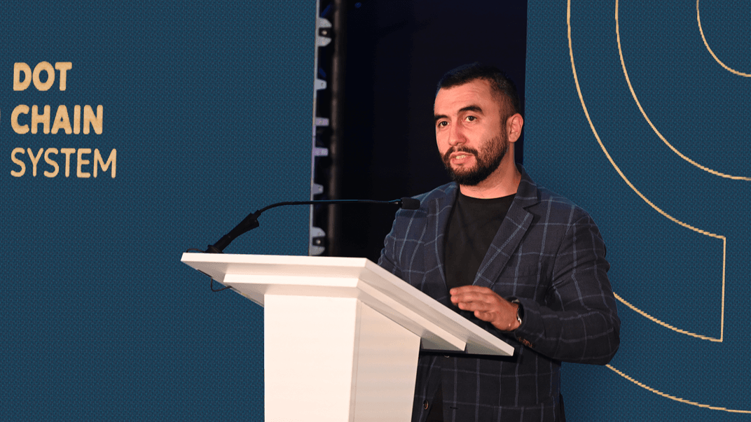 Керівник Агенції Міноборони «Державний оператор тилу» Арсен Жумаділов під час презентації системи DOT-Chain