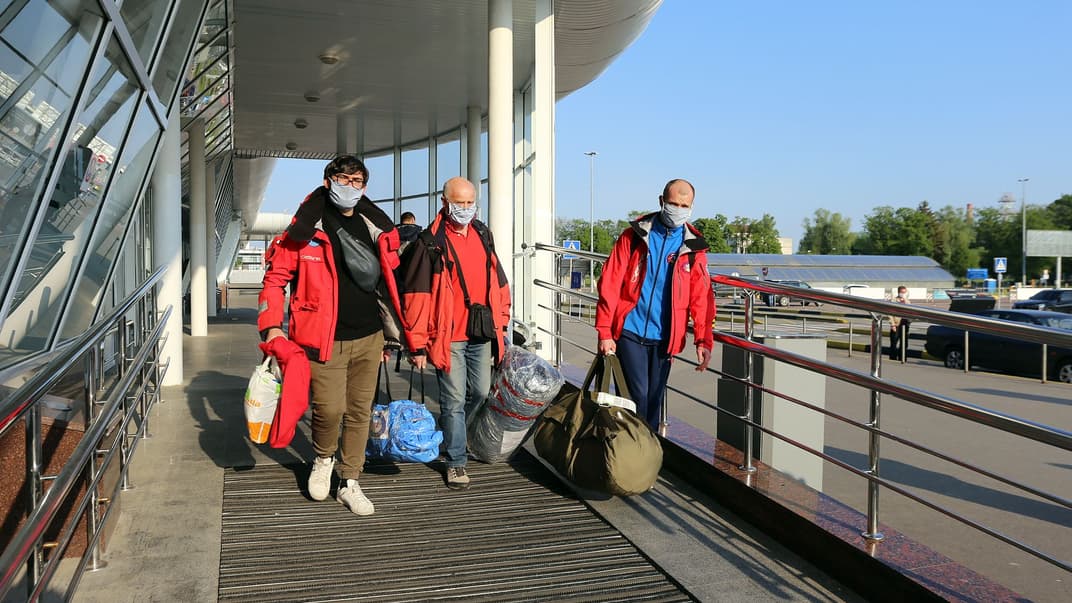 Українські полярники, які понад рік працювали в Антарктиді, повернулись додому, аеропорт «Бориспіль», 17 травня 2020 року