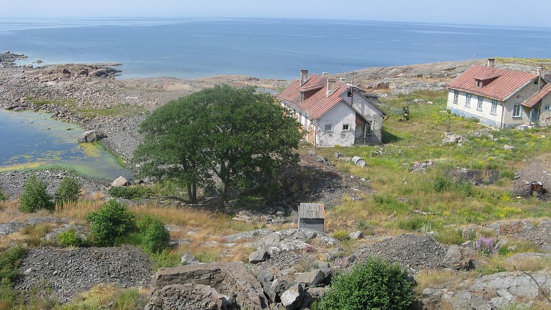 Иллюстративная фотография. Остров Соммерс в восточной части Финского залива, принадлежащий россии