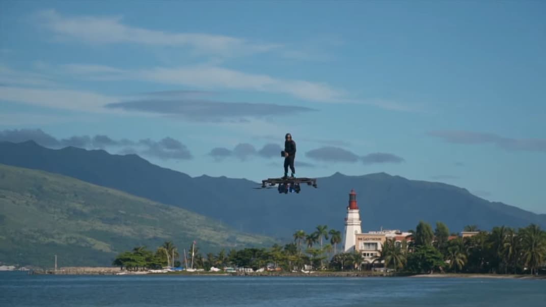 Филиппинец неофициально побил рекорд по самому длинному полету на говерборде. Он сложил его по инструкциям в интернете