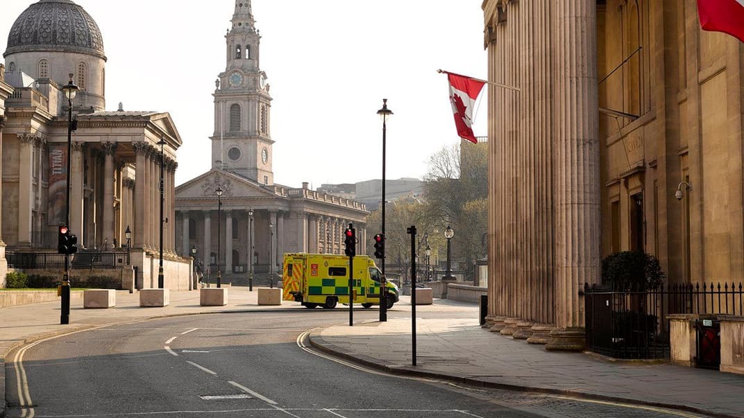 Пуста Трафальгарська площа у Лондоні під час карантину