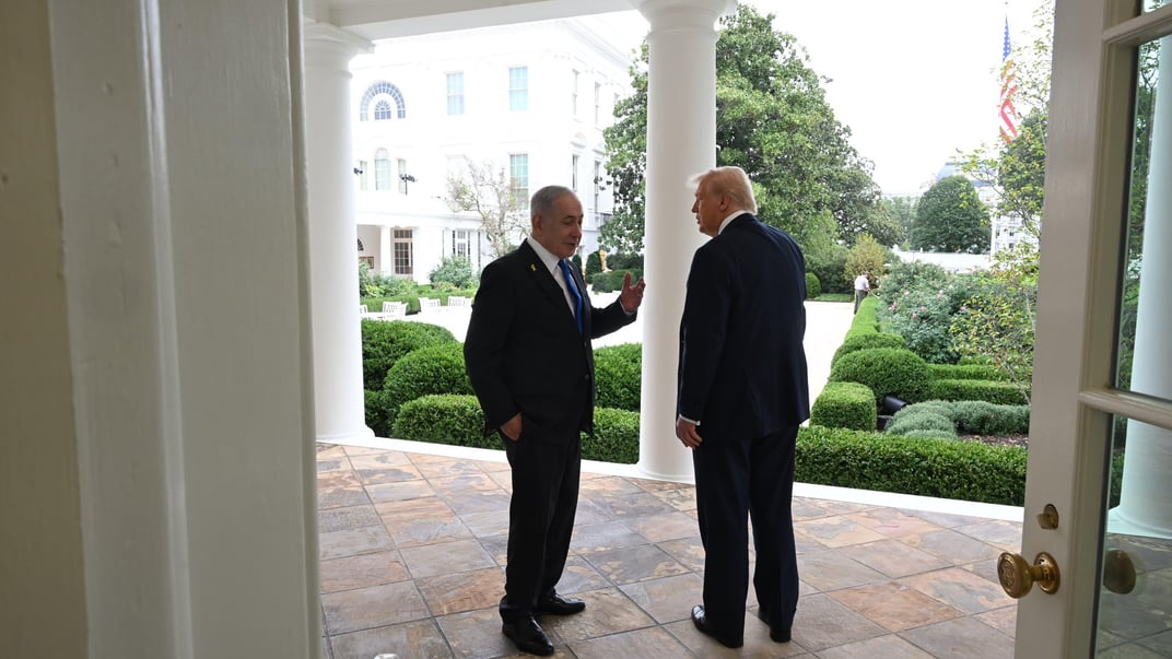 Прем'єр-міністр Ізраїлю Беньямін Нетаньягу з президентом США Дональдом Трампом Прем'єр-міністр Ізраїлю Беньямін Нетаньягу з президентом США Дональдом Трампом