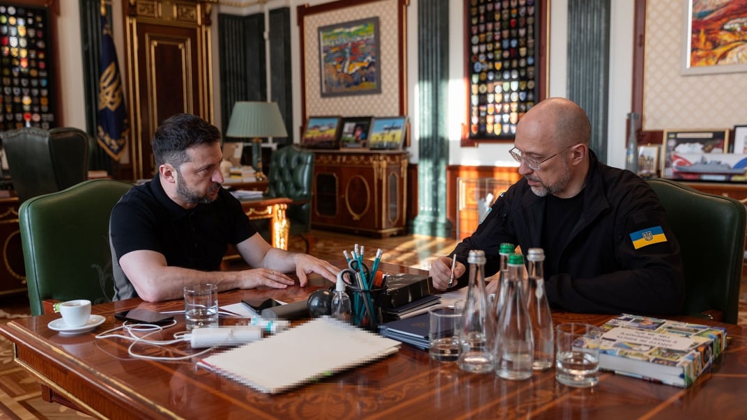 Президент України Володимир Зеленський та міністр оборони Денис Шмигаль