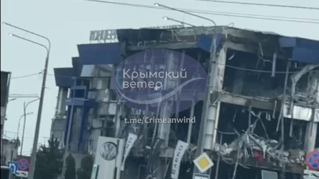 Заявляется, как поврежденное здание предприятия в оккупированном Севастополе, входящего в концерн «Алмаз-Антей»