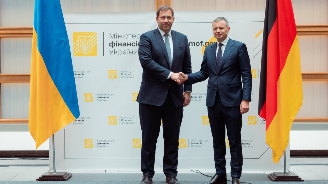Міністри фінансів Німеччини та України Ларс Клінгбайль та Сергій Марченко. Міністри фінансів Німеччини та України Ларс Клінгбайль та Сергій Марченко.