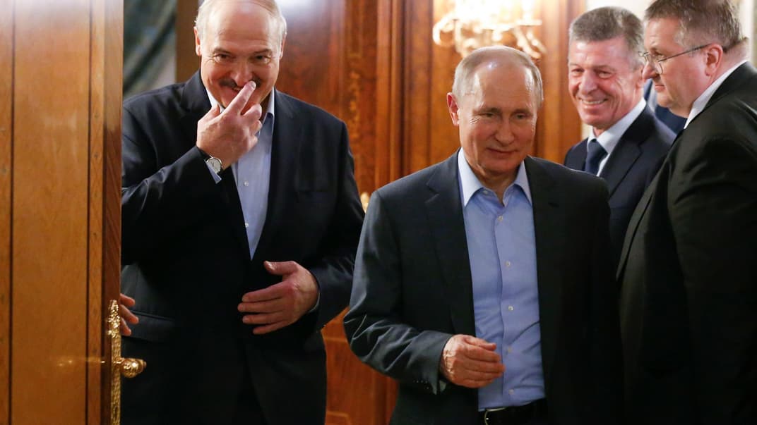 Президент Росії Володимир Путін та президент Білорусі Олександр Лукашенко під час зустрічі на чорноморському курорті Сочі, Росія, 07 лютого 2020 року