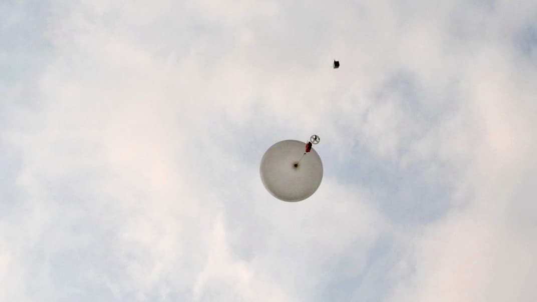 Повітряні кулі зі сміттям