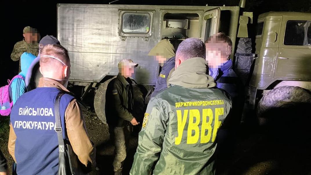 Строковик хотів здати контрабандистам переміщення прикордонників на Закарпатті. Ціна питання — $1000