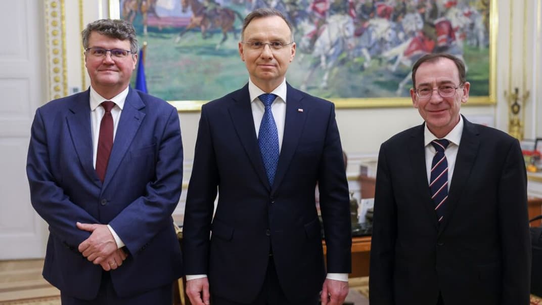 Зліва направо: Мацей Восік, Анджей Дуда, Маріуш Камінський