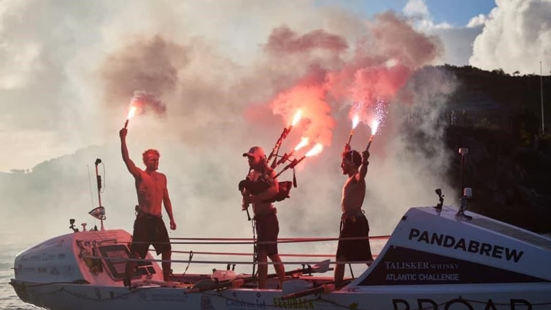 Джейми, Эван и Лаклан Маклин прибывают на остров Антигуа. Они пересекли Атлантический океан и установили три мировых рекорда