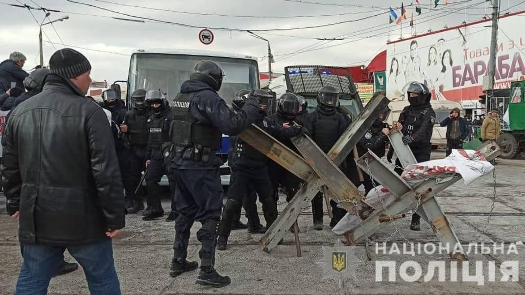 На ринку «Барабашово» в Харкові сталися сутички між підприємцями та охоронцями