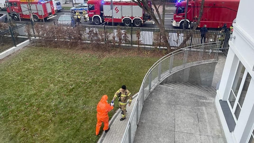 Профільні служби на території української дипустанови