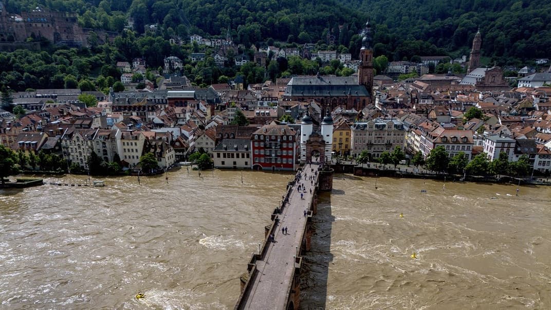 Река Неккар в Германии, вышедшая из берегов у города Гайдельберг