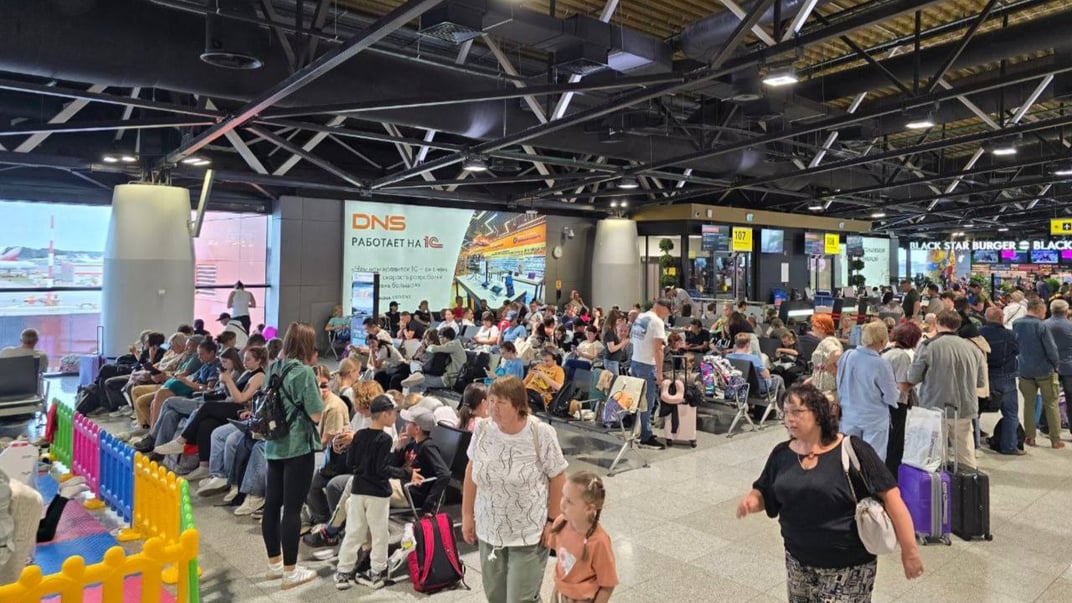 У російських аеропортах спостерігалося скупчення людей